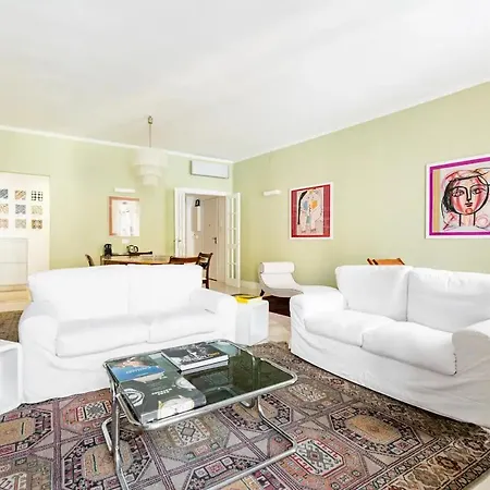 Luminoso Di Design In Centro Apartment *