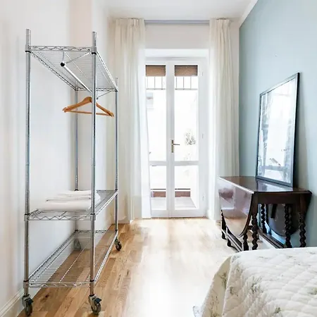 Luminoso Di Design In Centro Apartamento