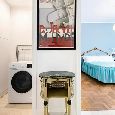 Luminoso Di Design In Centro Apartment