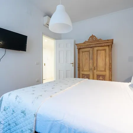 아파트 Luminoso Di Design In Centro 칼리아리