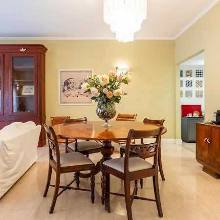 Luminoso Di Design In Centro *